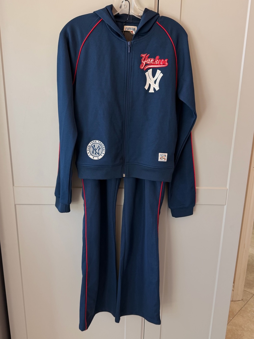 NY Yankees Cooperstown G-III Carl Banks Y2K Style Track Suit Set M